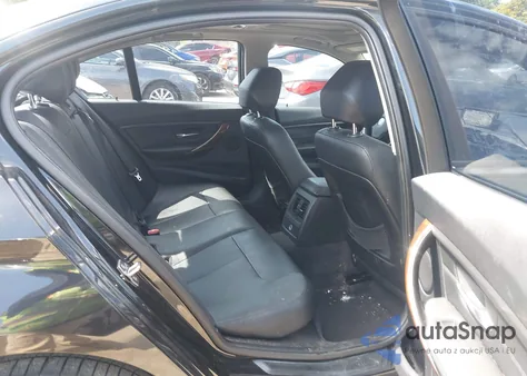 2013 BMW 328 Xi z USA, uszkodzony, nr VIN WBA3B3C55DF530674